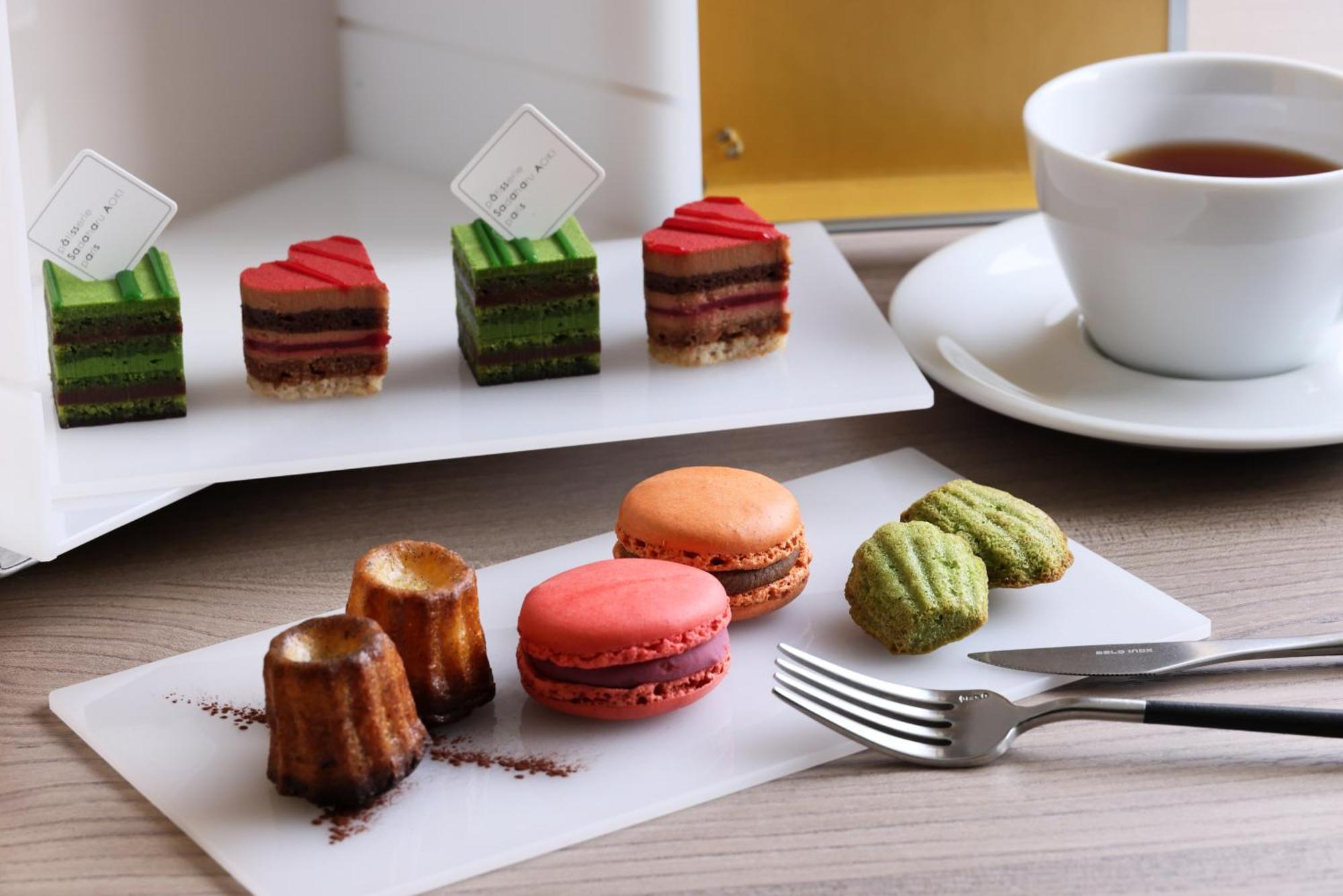 The Royal Park Hotel Iconic Kyoto Luaran gambar A selection of French pastries