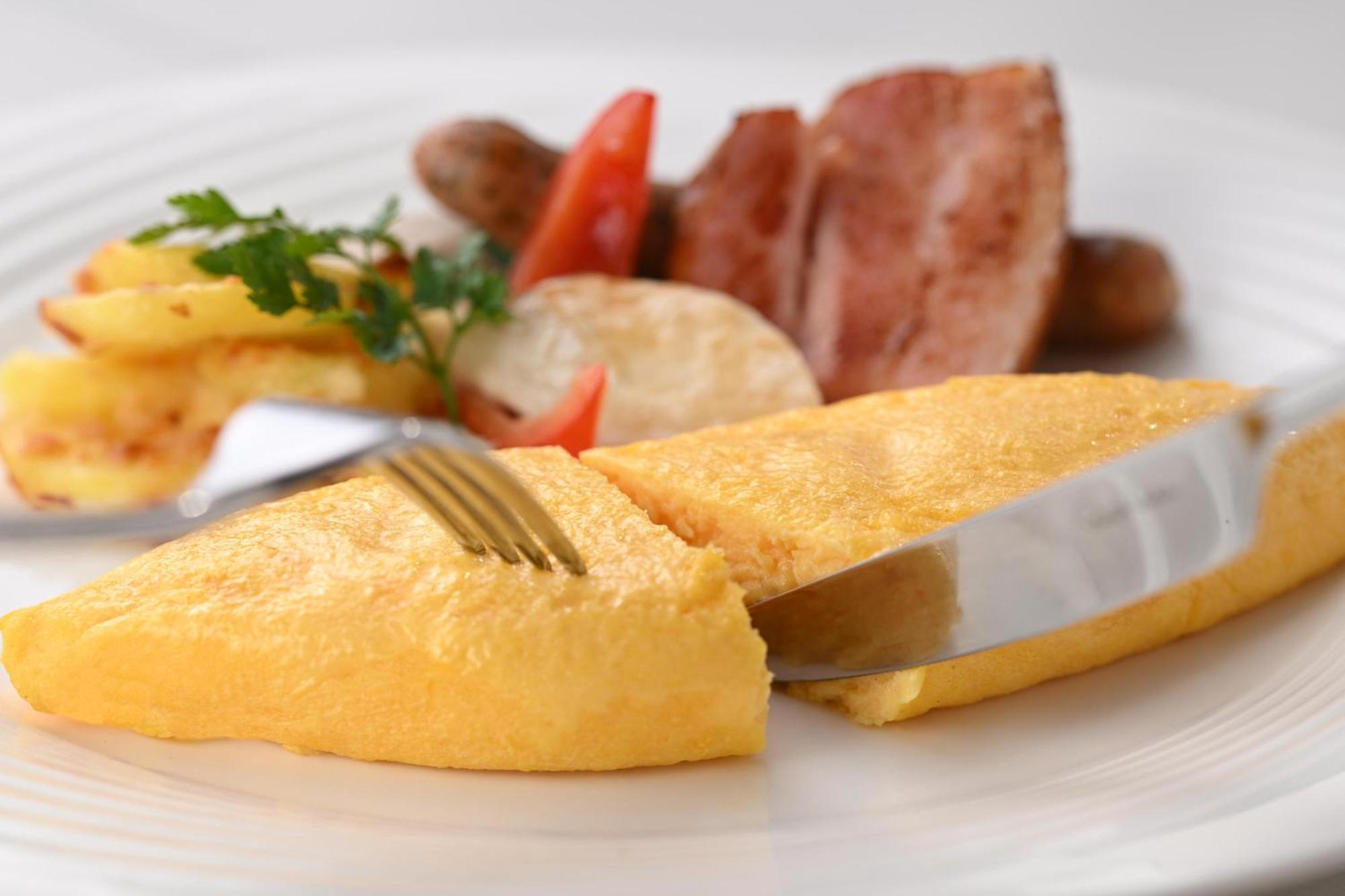 The Royal Park Hotel Iconic Kyoto Luaran gambar A potato omelette